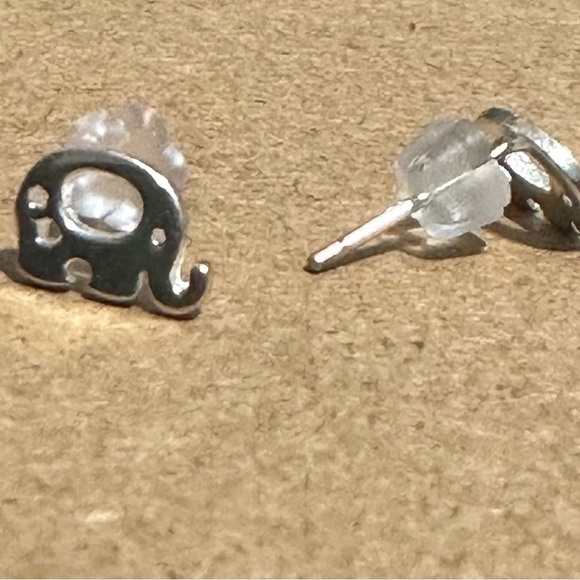 Cute Silver Elephant Studs - Picture 2 of 5